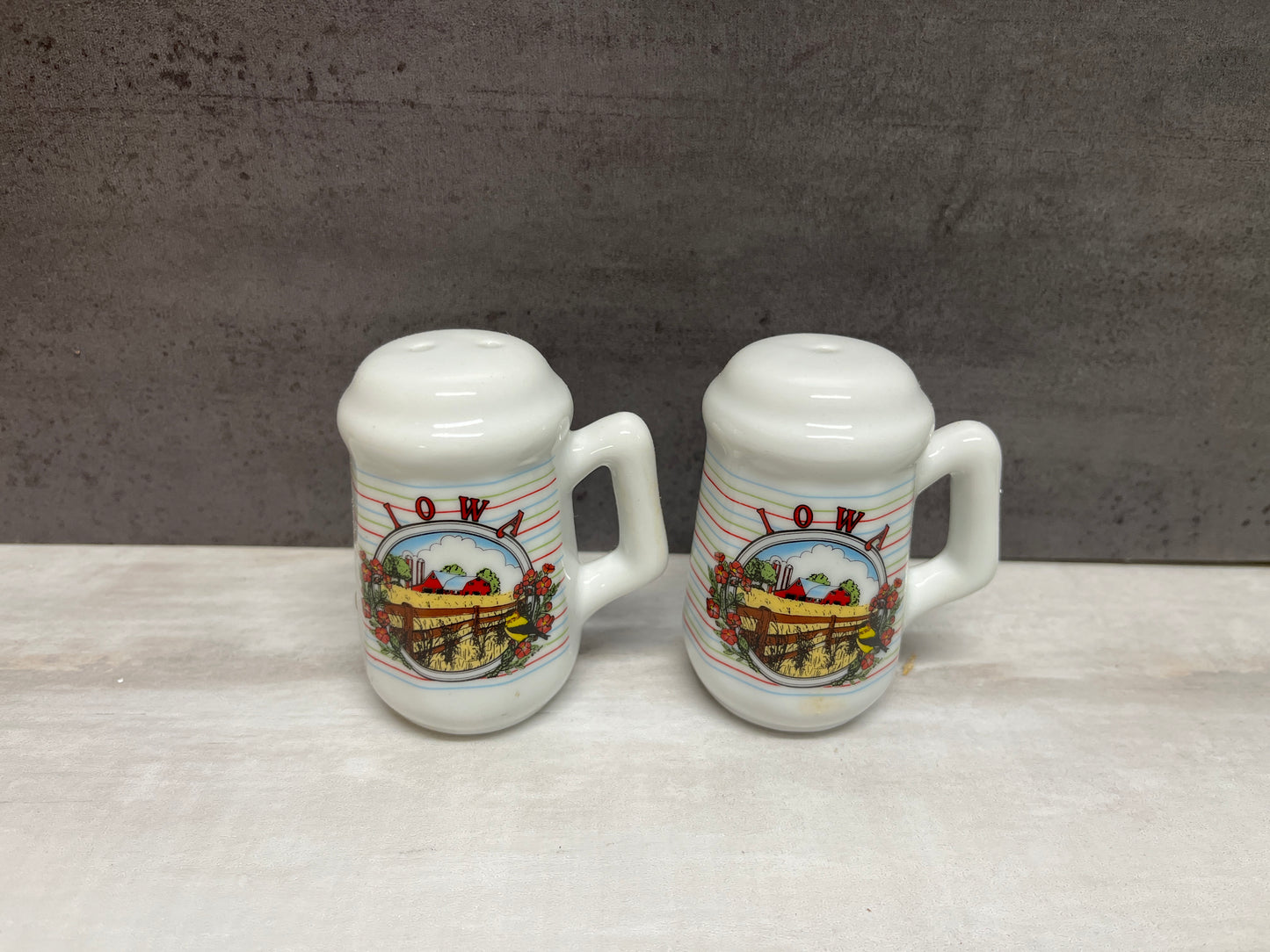 Saleros y pimenteros