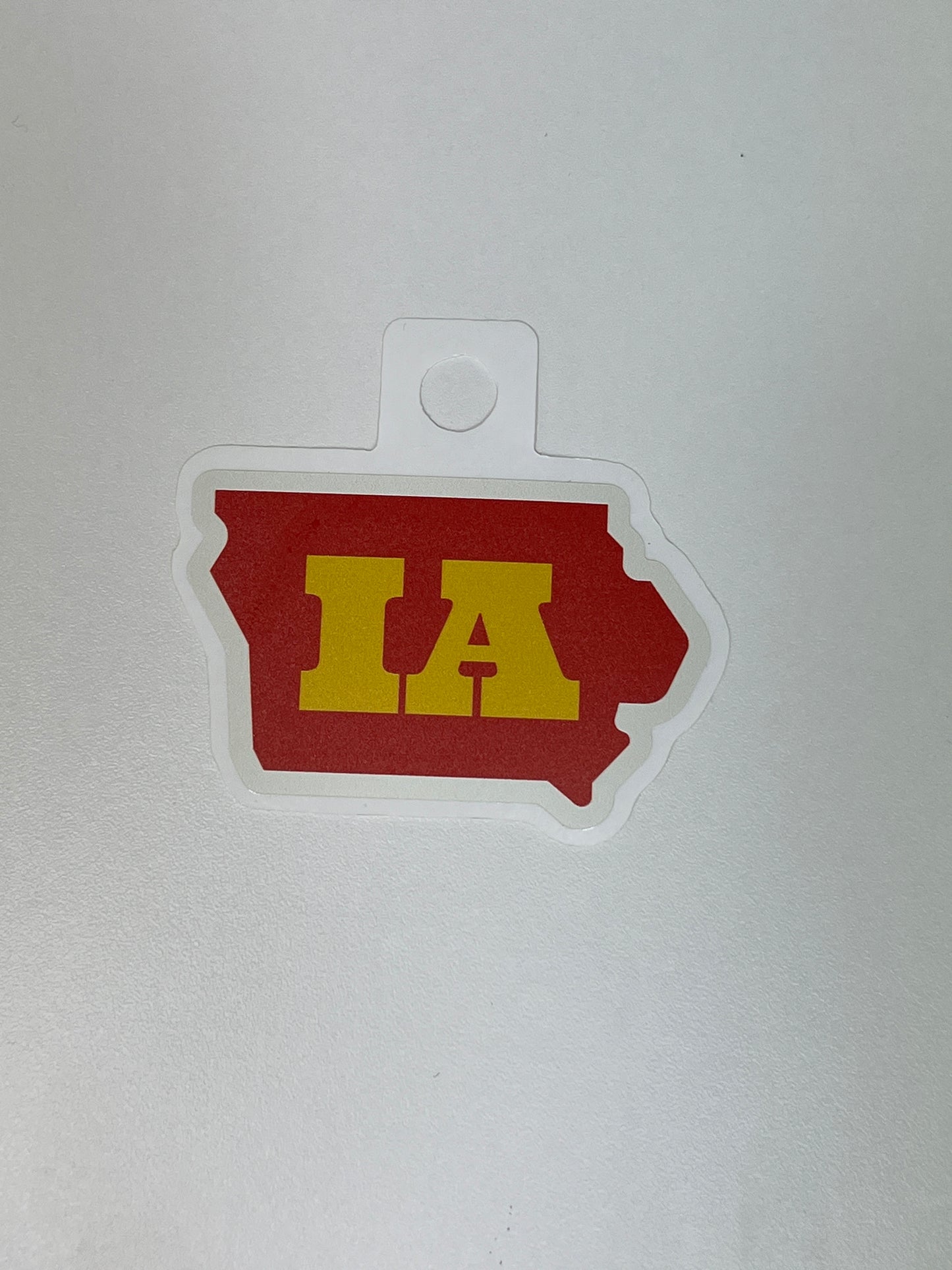 Pegatina con el contorno de Iowa (roja y amarilla)