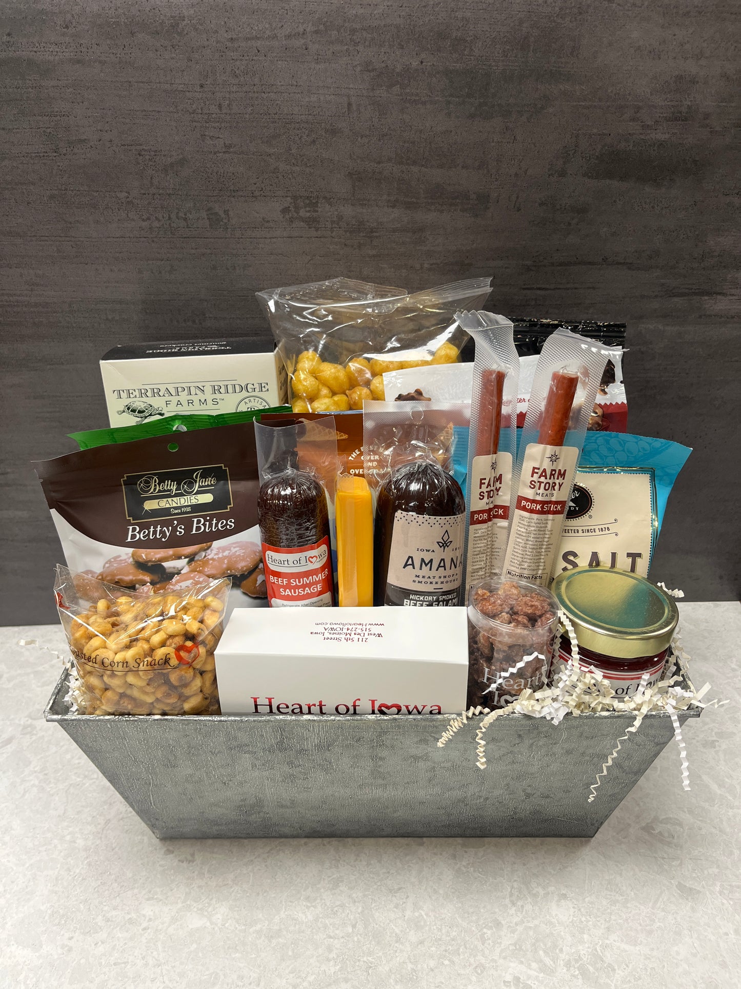 Grand Holiday Delights Gift Basket