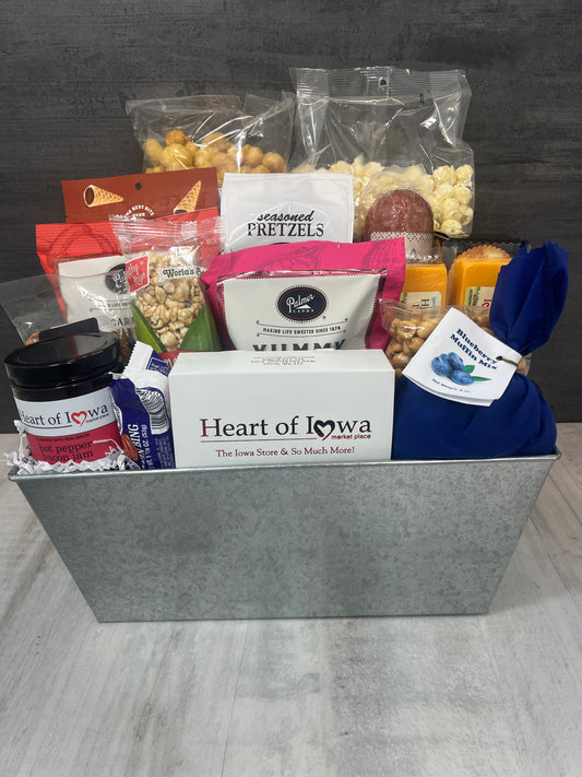 Grand Holiday Delights Gift Basket